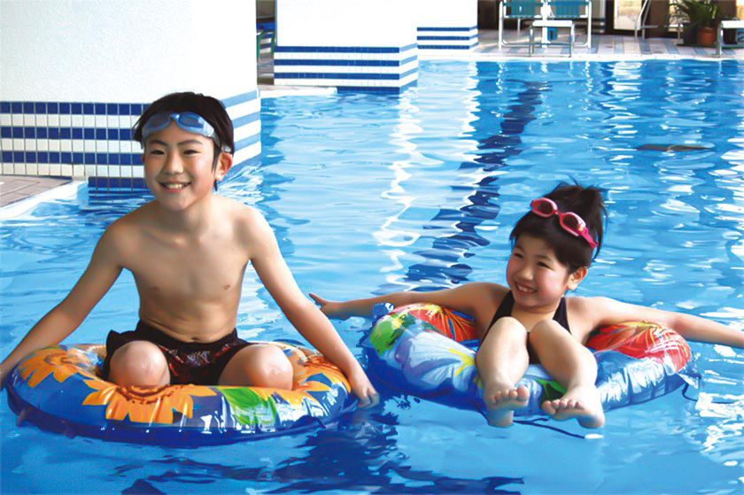 暑い夏にはプール！家族や友人と水遊びを満喫しよう